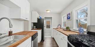 Bright, Clean 3 bed/1 bath- Move In Ready Gallery 11