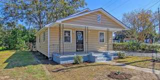 Modern Retreat Minutes from Downtown Charleston Gallery 1
