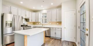 7742 VALLEY OAK Drive Gallery 4