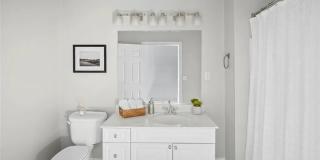 1 bedroom 1 bathroom Downtown Living Spacious Condo in the heart of Greensboro Gallery 12