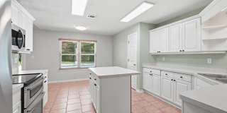 Your Own Backyard Oasis – 3 Bedroom Pool Home in South Crestview! Gallery 18