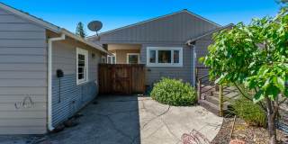 Downtown Napa 3 bed 2 bath single level home Gallery 33