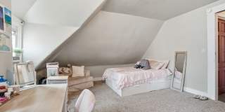 6 bed/2 bath on Rohs St., Mins. from UC for Only $600/pp ($3,600/mo)! $250 SIGN ON BONUS FOR LTO!!! Gallery 44