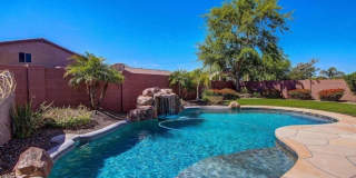 Stunning 4BR House in Phoenix with sparkling pool, resort style backyard and solar panles Gallery 23