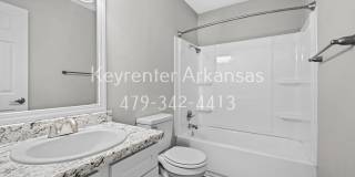 Cozy 2 Bedroom Duplex with Fireplace & Spacious Backyard! Gallery 36