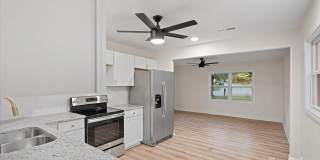 Room in 3 Bedroom Home at Braden Dr Gallery 19