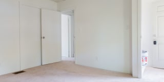 Available AUGUST 2026 - Updated 2 Bedroom Home in Mt. Washington! Gallery 5