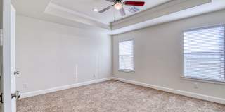 Four bedroom in Stone Lake! Gallery 29