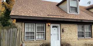 Coleman Place 3-bedroom, 2-bath Condo Gallery 1