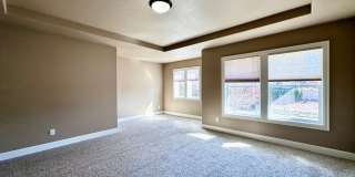 Modern 3 Bed/2.5 Bath with Double Car Garage Townhome in Sandy, OR! Gallery 18