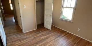 Central Location Gallery 14
