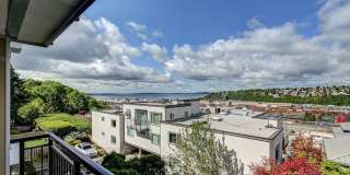 Queen Anne View Condo!!! Gallery 1