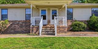 SPRING SPECIAL: 1/2 OFF FIRST MONTHS RENT - Two Bedroom Ranch Duplex in Columbia! Gallery 3