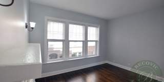 1110 W Glenlake Ave Gallery 13