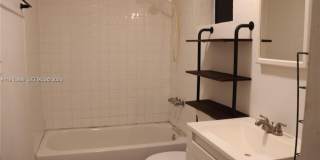 5743 Lincoln St Gallery 4