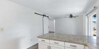 425 E Oxford Drive Gallery 16