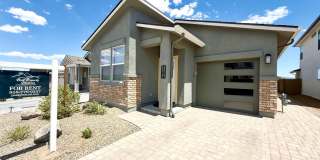 Spacious 2-Bedroom + Office Home with Granite Dells Views Gallery 1