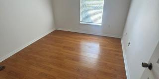 Beautiful 3/2 townhome Gallery 23