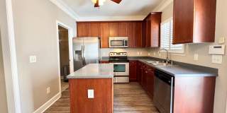 3 Bed, 2.5 Bath Townhome w/ 2 Car Garage Gallery 6