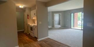 Large first floor condo for rent! 1034-3 Blue Ridge Dr. Gallery 7