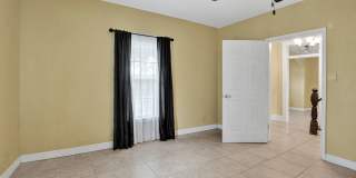 Charming 4-Bedroom Home near Downtown SA! Charming 4-Bedroom Home near Downtown SA! Gallery 11