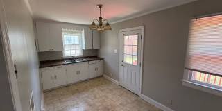 2 Bedroom House near Downtown Raleigh east of Oakwood Gallery 11