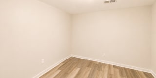 Bright 3-Bedroom Apartment! Gallery 8