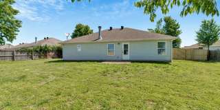 Beautiful 4-bedroom 2 bath Home in Bentonville! Gallery 22