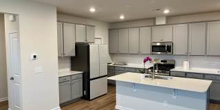 15623 Country House Street Gallery 1