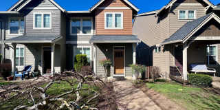 Modern 3 Bed/2.5 Bath with Double Car Garage Townhome in Sandy, OR! Gallery 1