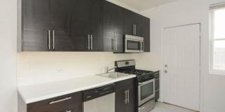 2347 Drake Gallery 3