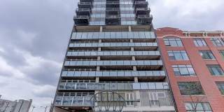 Beautiful and Spacious Loft-Style Condo 1 Bed/1.5 Bath Near Ballpark Gallery 24