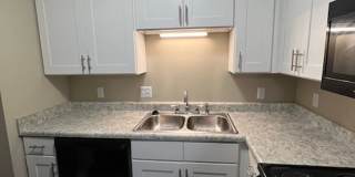 Spacious One Bedroom Apartment with W/D Connection! Gallery 15