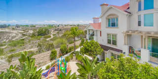 Available Now! Tri-Level 3 Bedroom 3.5 Bath Townhome!! Gallery 60