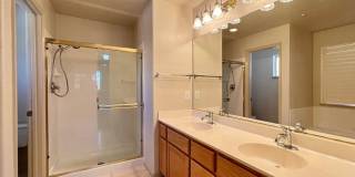 Spacious Four Bedroom Napa Home Gallery 21