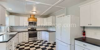 Charming Hillsboro Retreat: Cozy Single-Level Home with Greenhouse & Kids' Clubhouse! Gallery 13