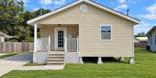 3 Bedroom House in the Garden District of Port Allen Gallery 1