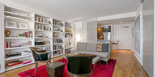 Gorgeous designer one bedroom in Hayes Valley w/lots of light, views, W/D, private patio, roof deck, gym and parking! Gallery 6