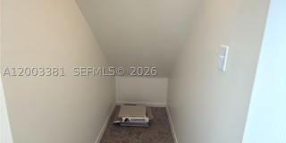 14020 NE 3rd Ct Gallery 11