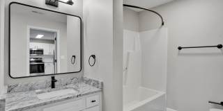 LYNX Gate City Gallery 10