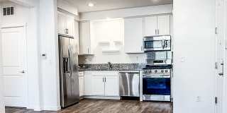 One Bed/One Bath Condo Gallery 1
