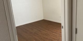 225 Gibson A Gallery 6