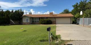 Large Home W/TONS OF STORAGE SPACE on NorthSide Grand Junction!!!! Gallery 1