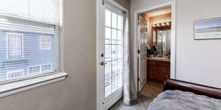 Fully Furnished Downtown 2 Bed, 4 Bath Executive Townhouse Gallery 34