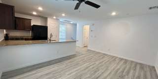 Cozy 2-Bedroom 2-Bathroom Townhouse in Gated Community! Gallery 9