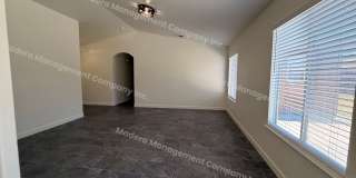 4 Bed/ 2 Bath Available Now! Gallery 7