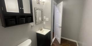 Dupont Circle 2-level Condo at The Cygnet. 1 Bed/1 Full Bath, Fireplace and Modern Kitchen Gallery 27