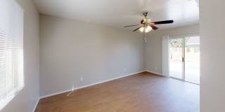 5 Bed / 3 Bath on Rockford Dr (Large Rooms & Backyard) – Walk to Campus!! Gallery 12