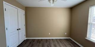 3 Bedroom Home available w/fenced yard Gallery 28
