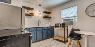 217 E Daws Street Gallery 6